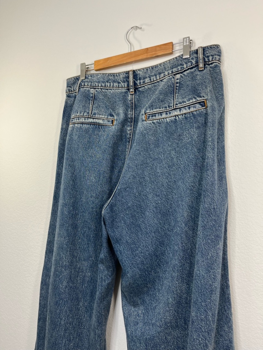 LOFT NWOT High Rise Trouser Jeans in Authentic Vintage Wash size 14/32 - Picture 4 of 9